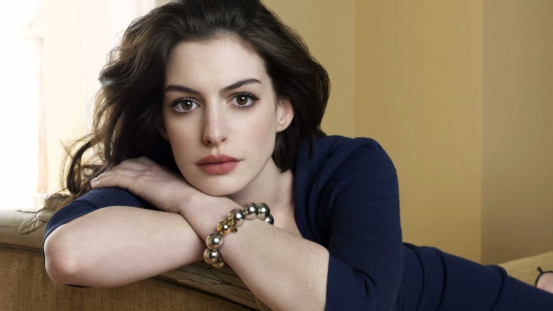 Hollywood: A Baby Is On The Way For "Interstellar" Actress Anne Hathaway! -  Hype MY