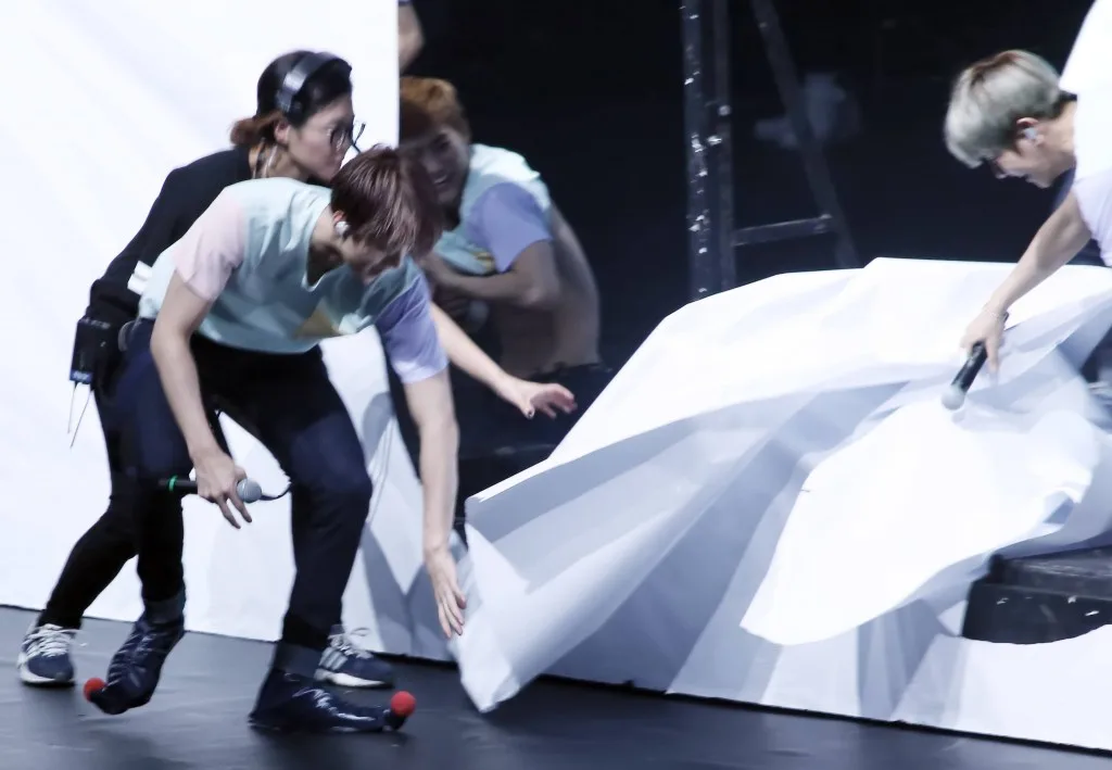 EXO Wardrobe Malfunction 6