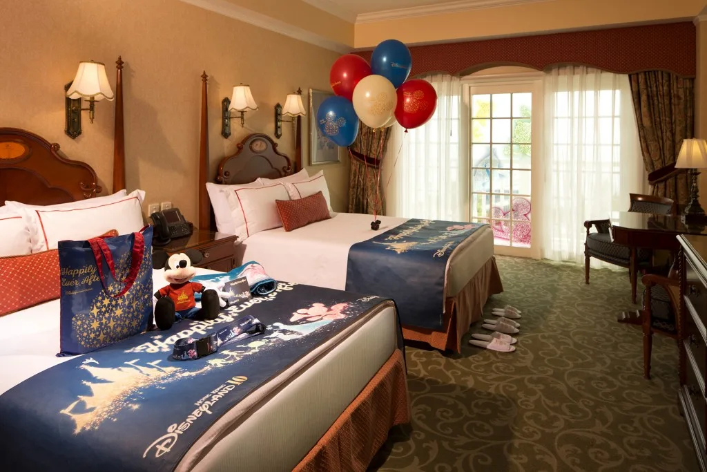 Hong Kong Disneyland Hotel Decoration_10th Anniversary Theme