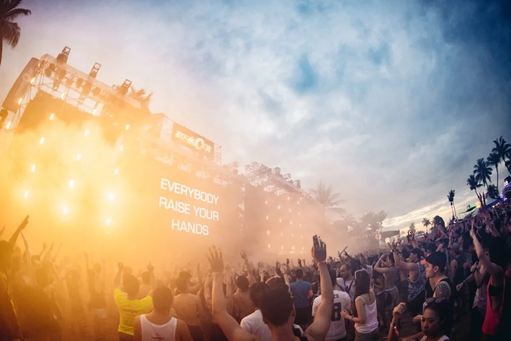 12122015_ZoukOut_Colossal164_Clean