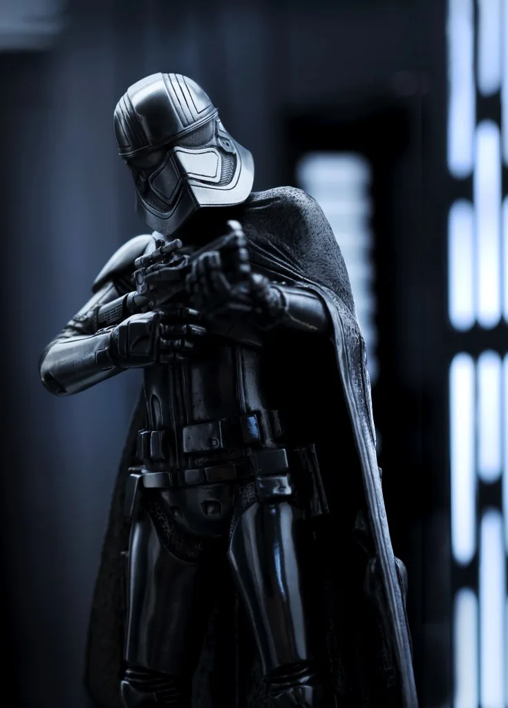 SW II Phasma_03_crop