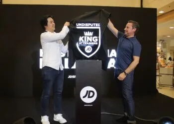 From left) Justin Lim, CEO of JD Malaysia and Wayne Davies, Retail Director of JD UK & International at the official launch of JD Sports Malaysia in Sunway Pyramid.