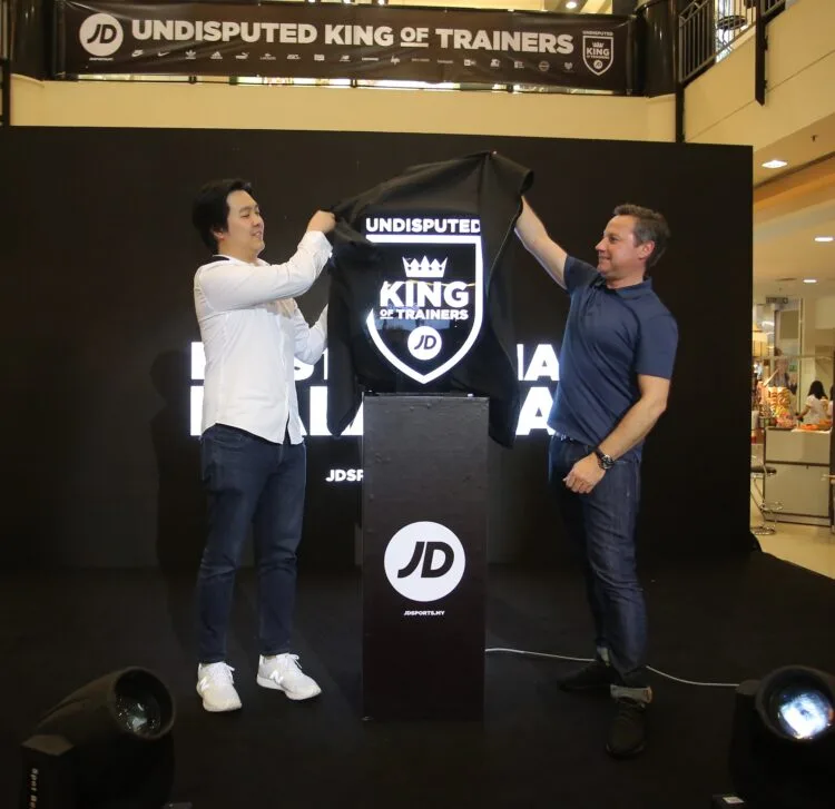 From left) Justin Lim, CEO of JD Malaysia and Wayne Davies, Retail Director of JD UK & International at the official launch of JD Sports Malaysia in Sunway Pyramid.
