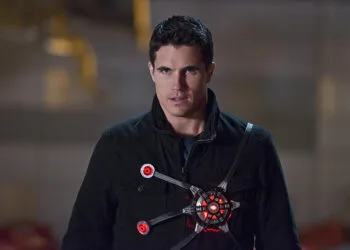 The Flash -- "Rogue Air" -- Image FLA122B_0289b -- Pictured: Robbie Amell as Ronnie / Firestorm -- Photo: Diyah Pera/The CW -- ÃÂ© 2015 The CW Network, LLC. All rights reserved.