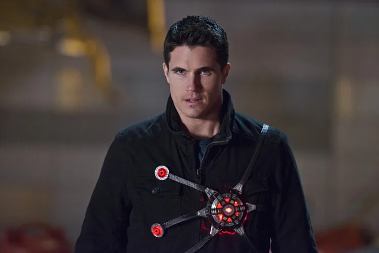 The Flash -- "Rogue Air" -- Image FLA122B_0289b -- Pictured: Robbie Amell as Ronnie / Firestorm -- Photo: Diyah Pera/The CW -- ÃÂ© 2015 The CW Network, LLC. All rights reserved.