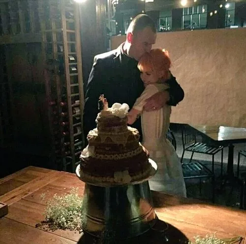 hayley williams paramore clan twitter