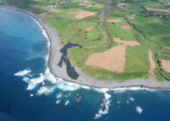 Source: The eastern coast of La Réunion in the Indian Ocean. Another piece of wreckage which could be related to MH370 has been found on the island. Photograph: Zhang Chuanshi/Xinhua Press/Corbis