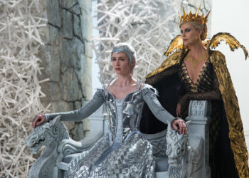 Emily Blunt & Charlize Theron in 