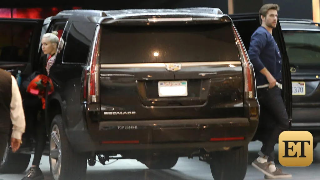 miley_cyrus_liam_hemsworth