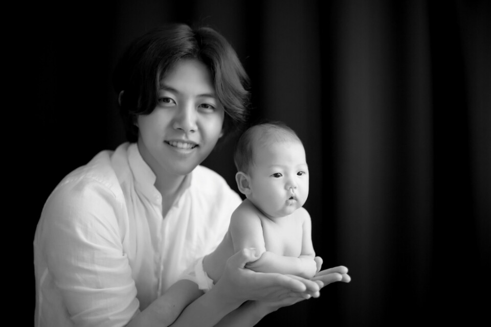 Dongho Former U Kiss Member Reveals Photos Of His Newborn Son Hype Malaysia