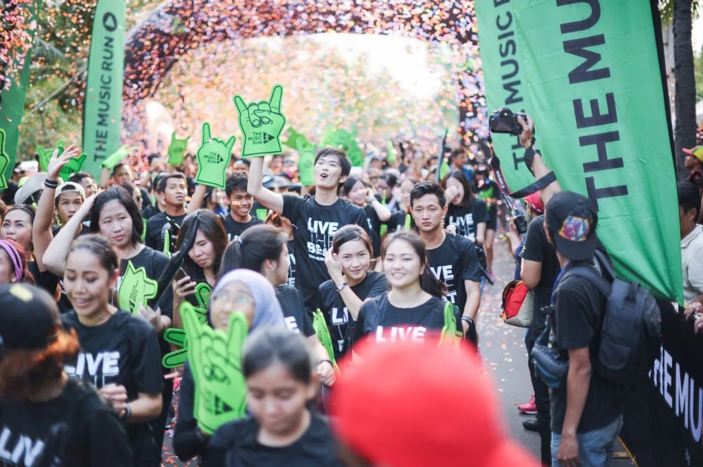 The Music Run™_15,000 Music Runners™ at the 2015 The Music Run™ having the time of their lives