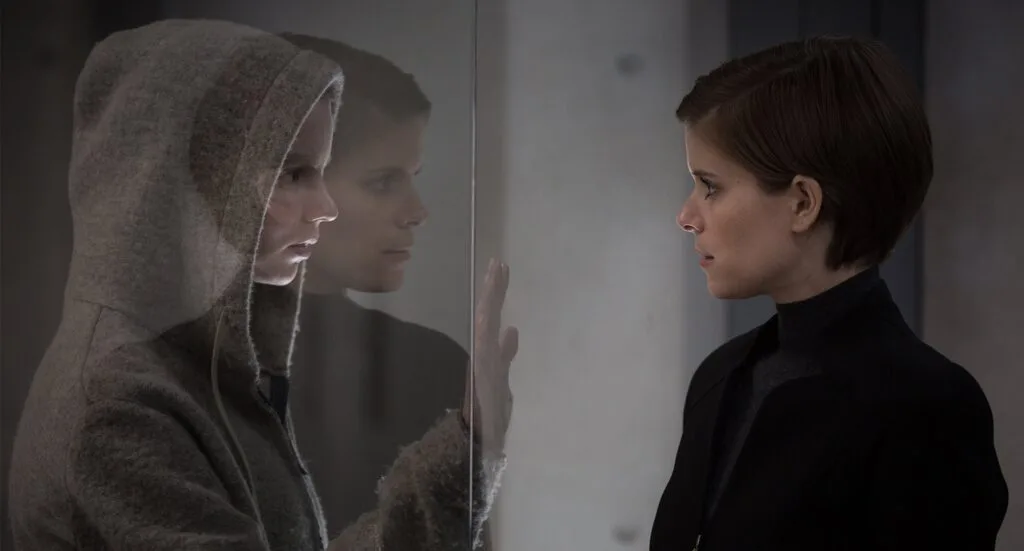 anya-taylor-joy-and-kate-mara-in-MORGAN