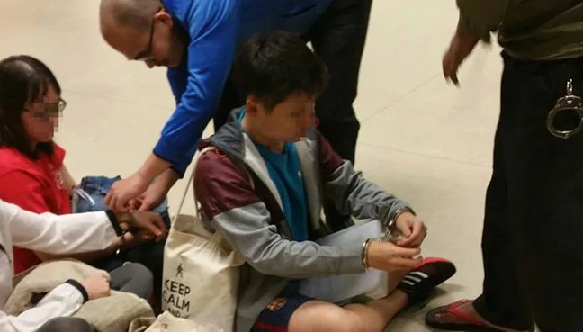 spore woman Pokok Tumbang