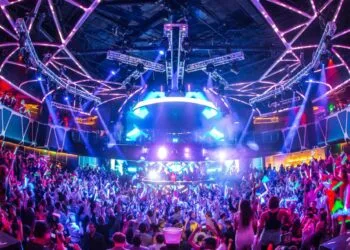 Calvin Harris live at Hakkasan Las Vegas Nightclub on 27th June 2014 (Source: pitchengine.com)