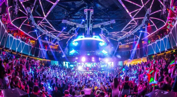 Calvin Harris live at Hakkasan Las Vegas Nightclub on 27th June 2014 (Source: pitchengine.com)
