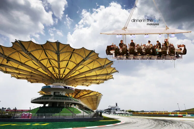 2014 Formula One Malaysian Grand Prix, Sepang, International Circuit, Kuala Lumpur, 27-30 March 2014.A view of the main grandstand, Atmosphere,World Copyright ©Andrew Hone Photographer 2014