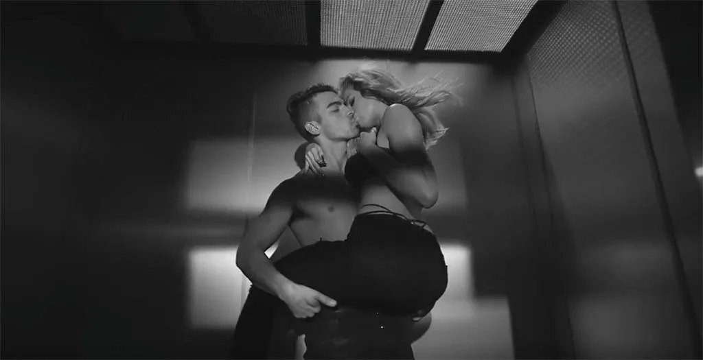 Joe-Jonas-Body-Moves