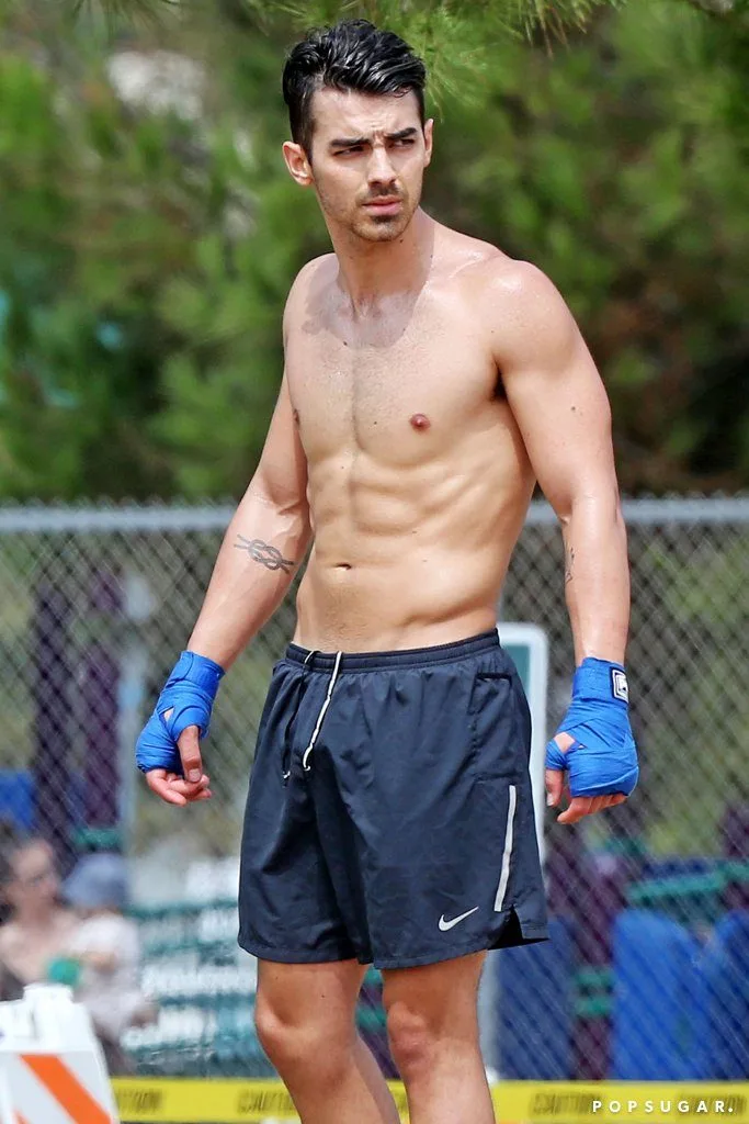 Joe-Jonas-Shirtless-LA-September-2016
