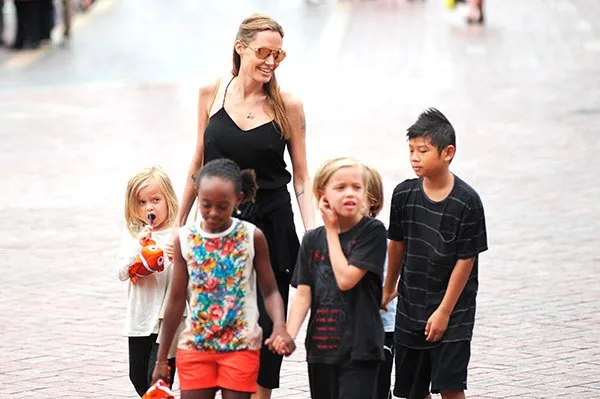 angelina-jolie-brad-pitt-split-