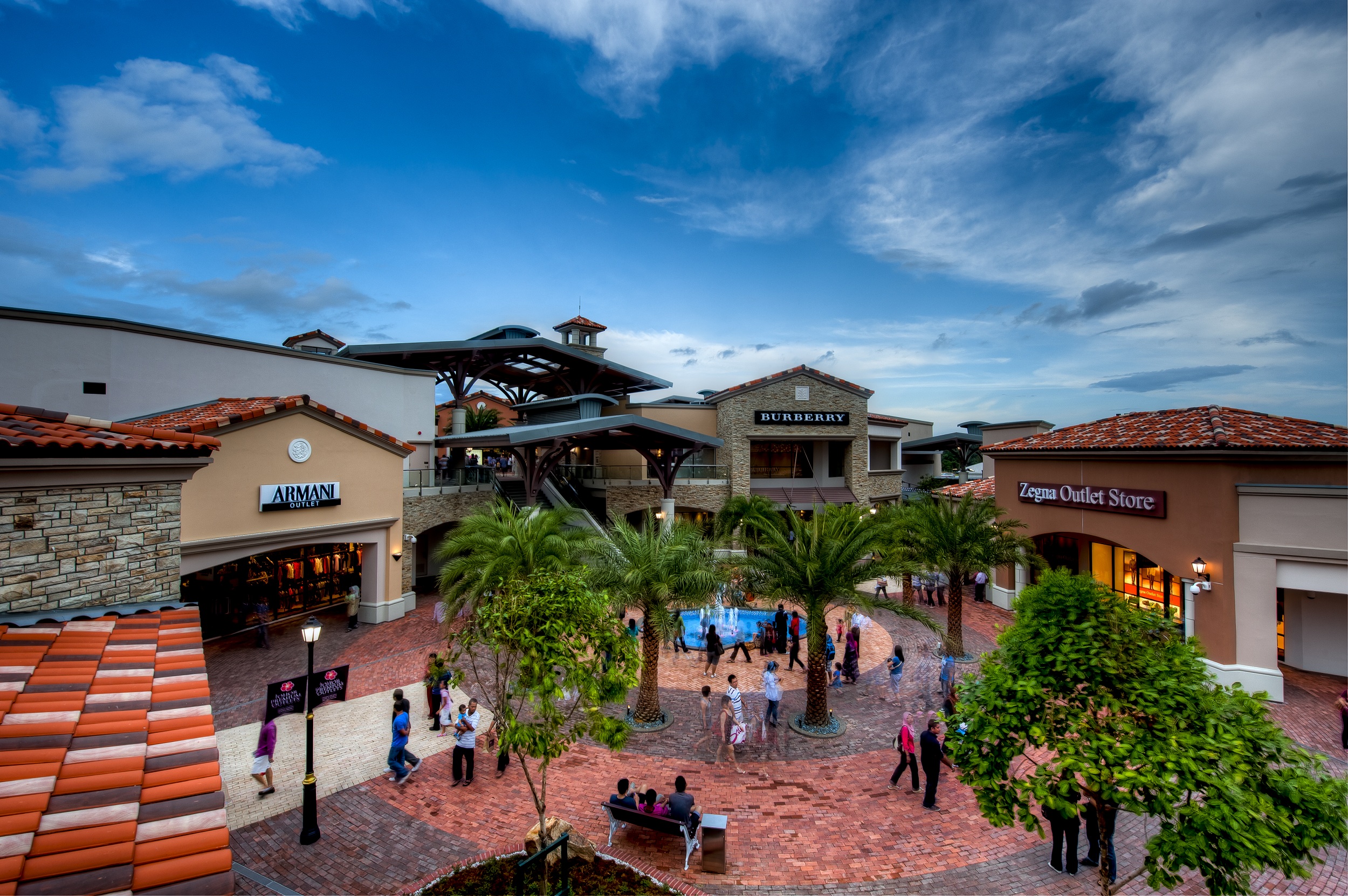 JPO: Premium Outlets Celebrate 5th Anniversary With Shopping