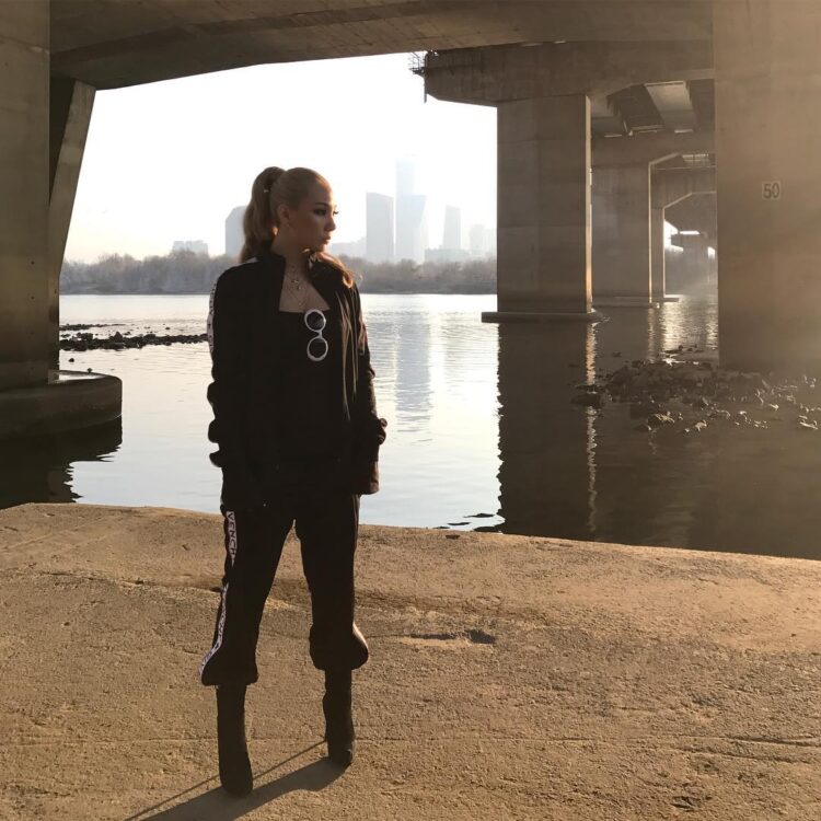 Source: CL's Instagram