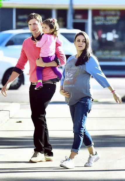 ashton-kutcher-mila-kunis-20nov Gala