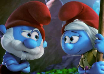 Papa Smurf (Mandy Patinkin) and Smurfwillow (Julia Roberts) in Columbia Pictures and Sony Pictures Animation's SMURFS: THE LOST VILLAGE.