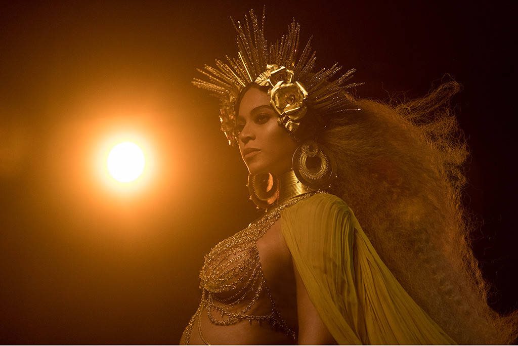 Beyonce Grammy Performance