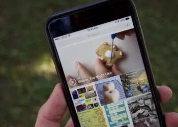 Location Hashtag Stories