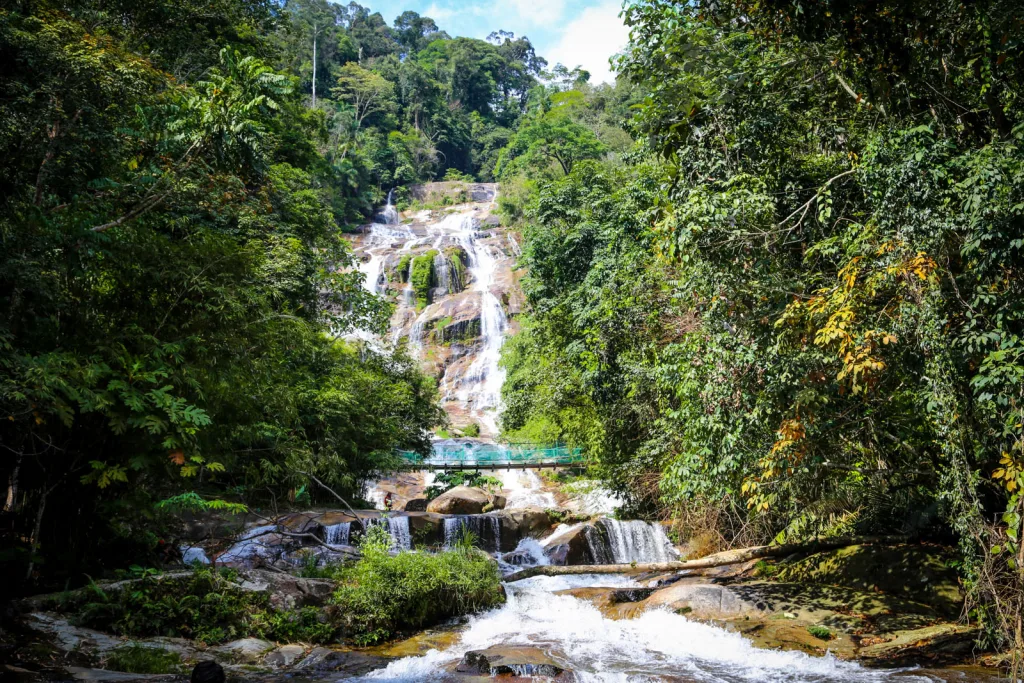 Lata Kinjang Waterfall