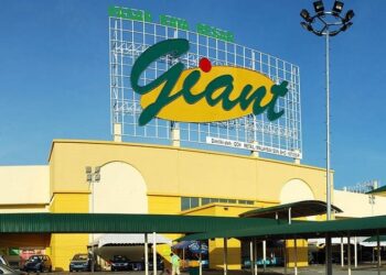 Giant Outlets