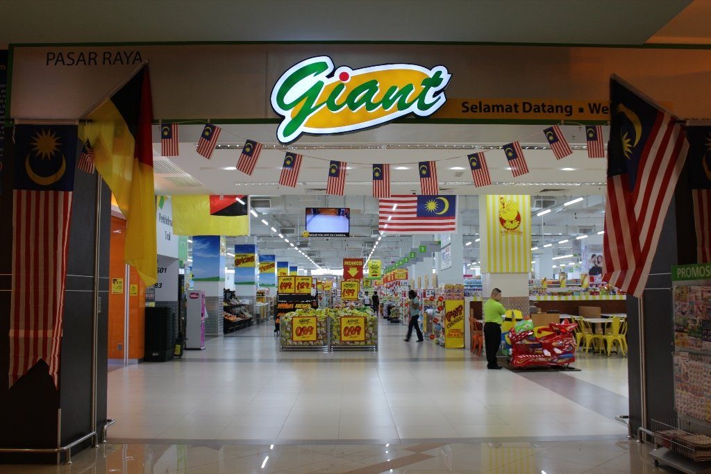 8 Giant Hypermarkets To Offer 80% Discount Clearance Sale