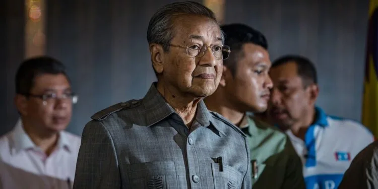 KUALA LUMPUR, MALAYSIA - MAY 10: Mahathir Mohamad, chairman of 'Pakatan Harapan' (The Alliance of Hope), attends during press conference following the 14th general election on May 10, 2018 in Kuala Lumpur, Malaysia. Malaysia's opposition leader Mahathir Mohamad claimed victory over Prime Minister Najib Razak's ruling coalition Barisan National and set to become the world's oldest elected leader after Wednesday's general election where millions of Malaysians headed to the polls. The election has been one of the most fiercely contested races in Malaysia's history, which resulted in a shocking victory as 92-year-old Mahathir made a comeback from retirement to take on his former protege Najib, who has been embroiled in a massive corruption scandal. (Photo by Ulet Ifansasti/Getty Images)