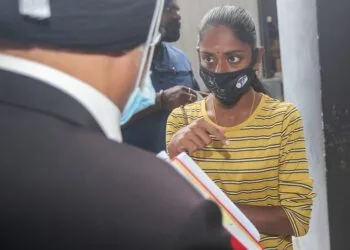 PERAK 24-07-2020. Malaysian Youtube sensation S. Pavithra present at the Magistrate Court in Ipoh as her husband M. Sugu was charged of possessing a 26 inch sickle in a public place.MALAY MAIL/Farhan Najib