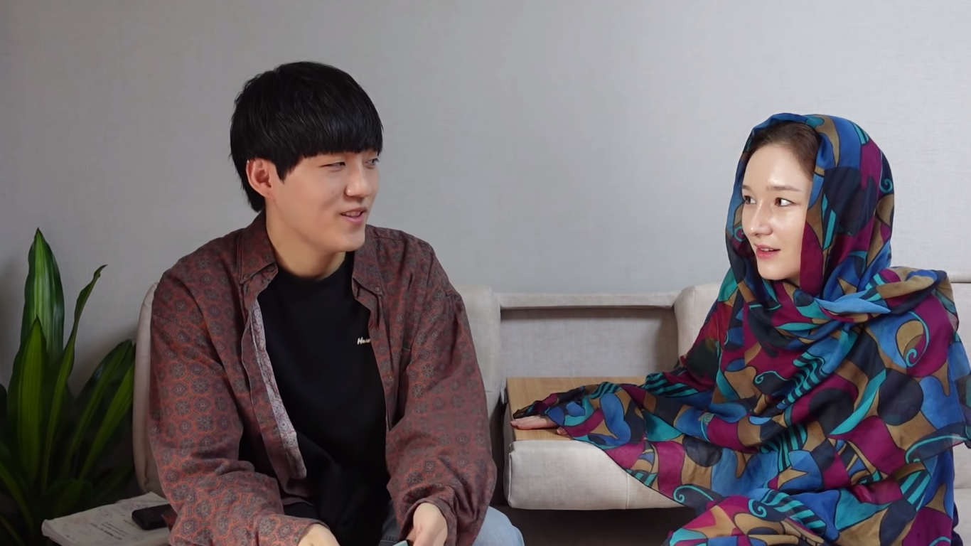 Daud Kim's Partner Mia Officially Converts To Islam - Hype Malaysia