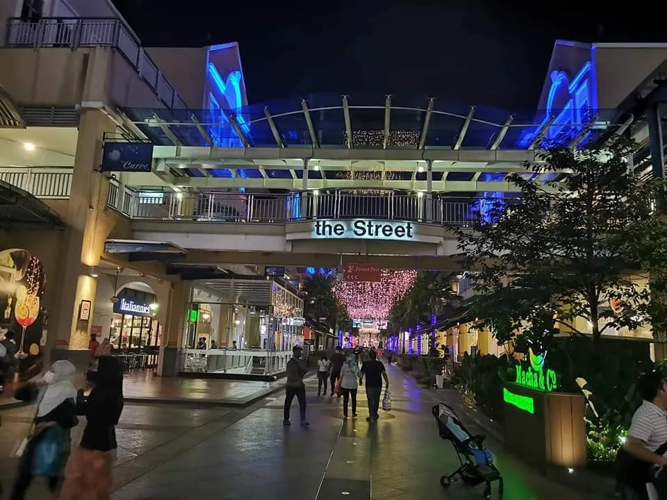 eCurve Shopping Mall