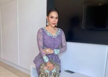 Source: Instagram/@farahdhiya_fd