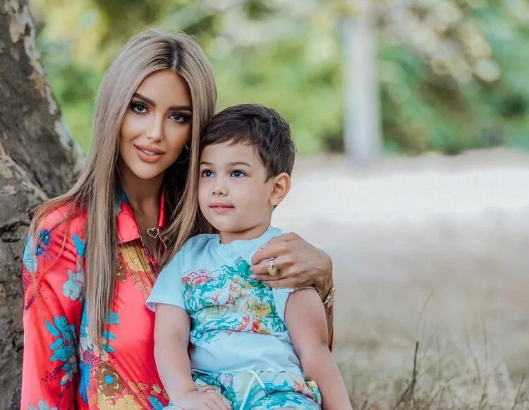 Source: IG/@rihanapetra