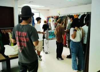 Instagram: @shimokita.space