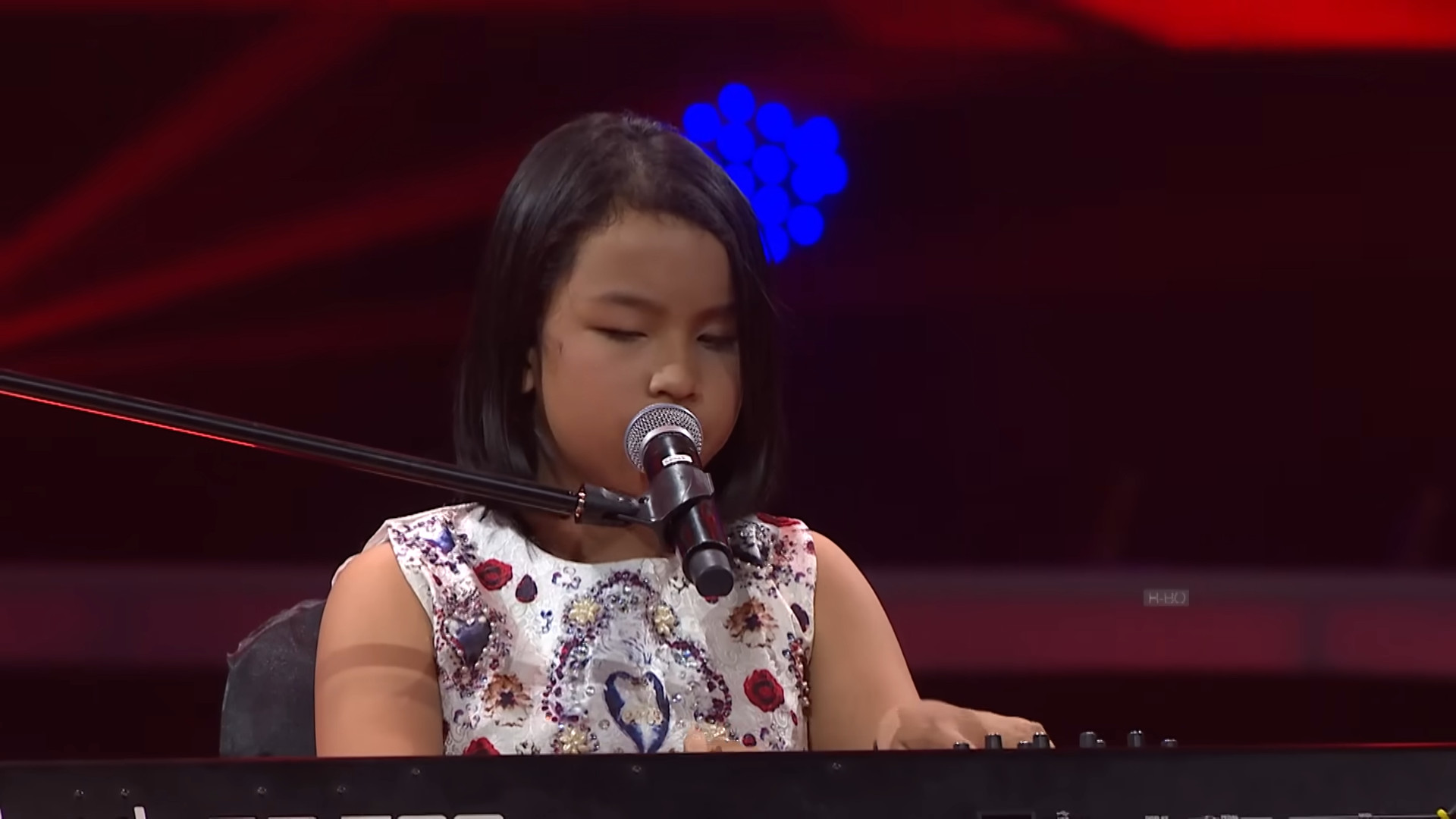 Putri Ariani 8 Fun Facts About The Indonesia Singer Who Received Simon Cowell’s Golden Buzzer