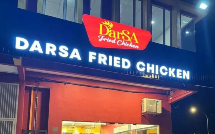 SOURCE: FACEBOOK (Darsa Fried Chicken official)