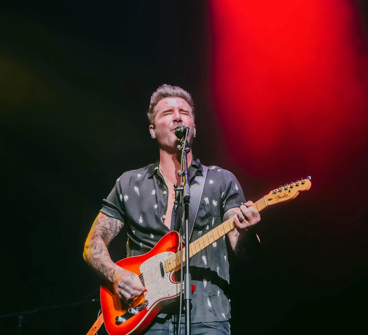 Image from Secondhand Serenade (Facebook)