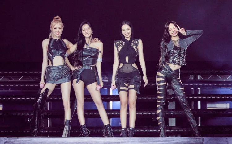 SOURCE: FACEBOOK (BLACKPINK)