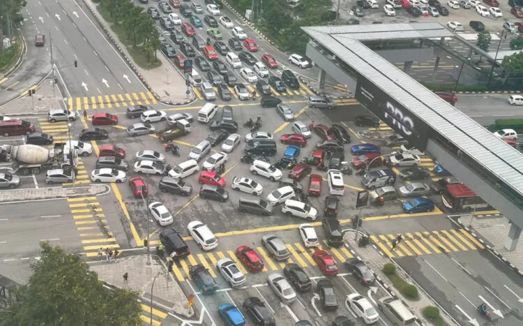 SOURCE: TWITTER (@fa2din)