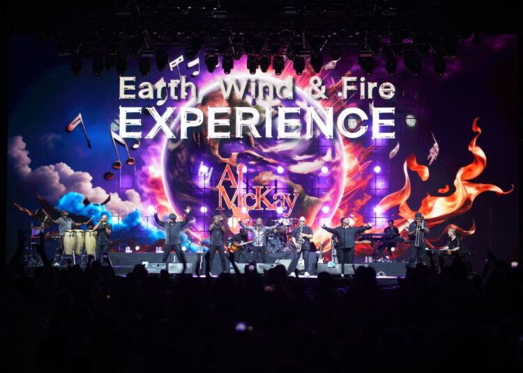 Earth, Wind & Fire Experience Concert 4