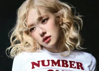 Source: IG/roses_are_rosie