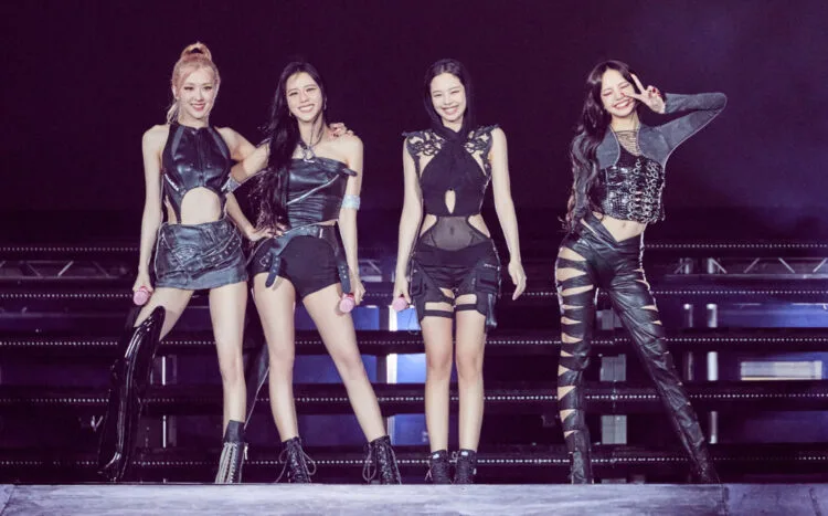 SOURCE: FACEBOOK (BLACKPINK)