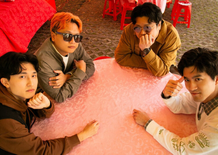 SOURCE: FACEBOOK (icyball 冰球樂團)