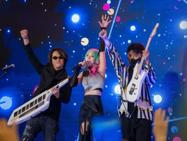 Source: Facebook @F.I.R. 飛兒樂團