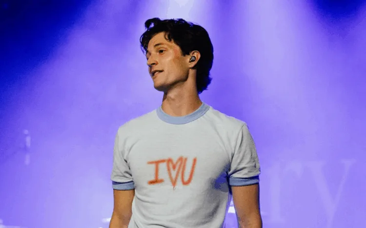 SOURCE: INSTAGRAM (@henrymoodie)